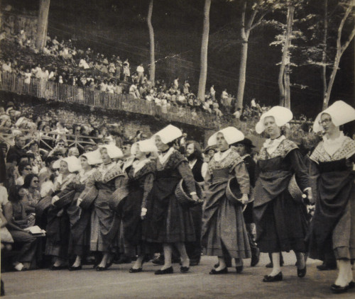 vieille photos des danseurs du cercle